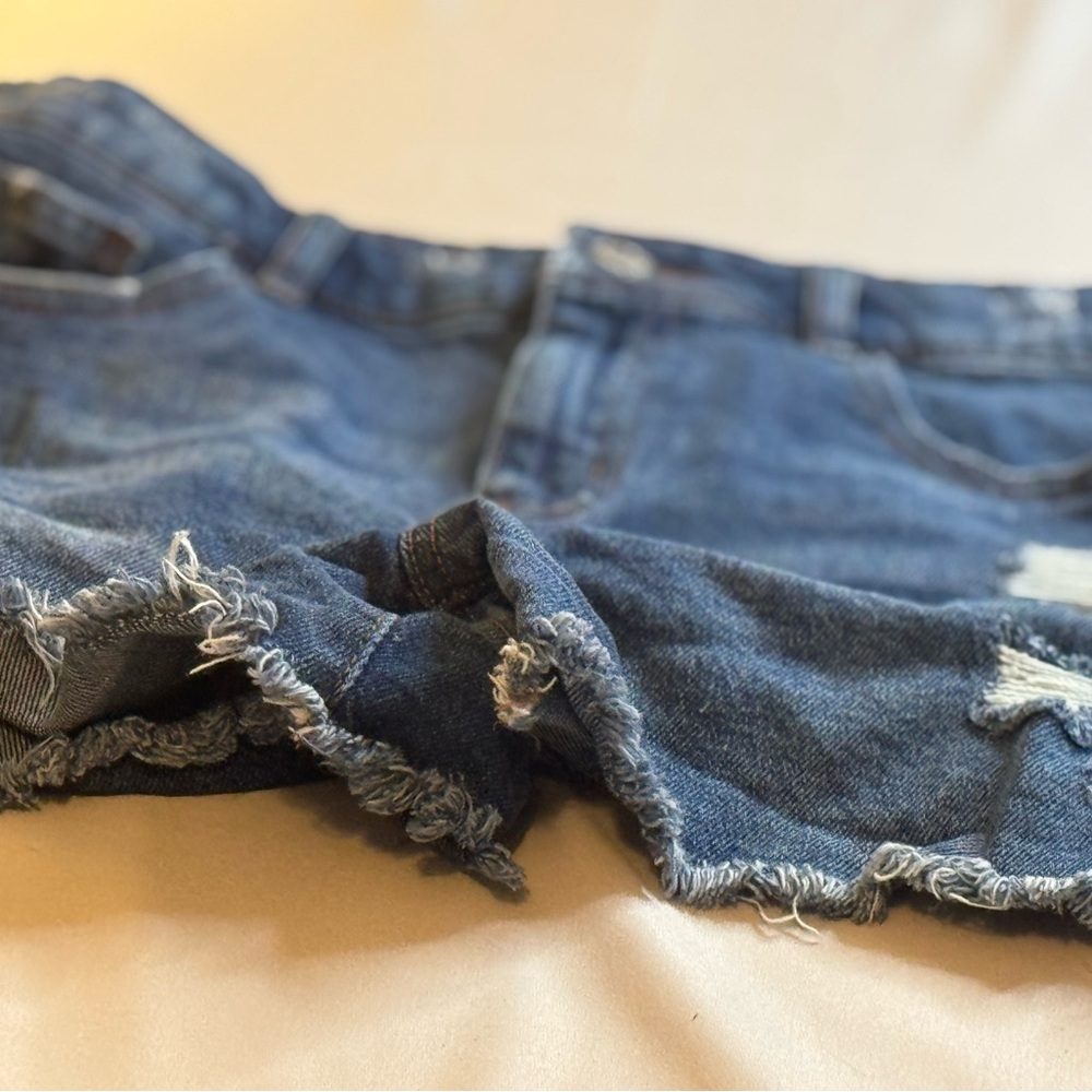 Art Class, Blue Denim (XL) Jean Shorts Distressed Frayed Hem, Girl’s Clothing - Picture 4 of 10